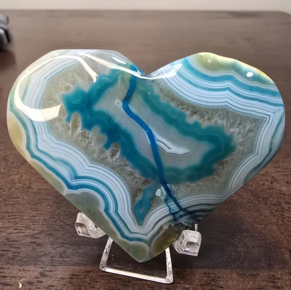 Blue Agate Crystal Heart - Picture 3 of 11